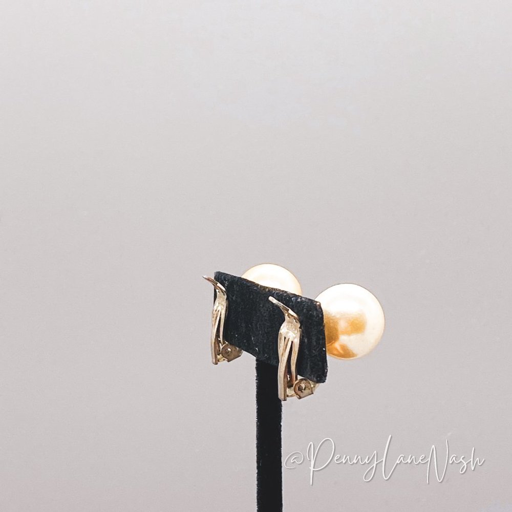 Vintage Single Off White Pearl Stud Earrings - Picture 4 of 8